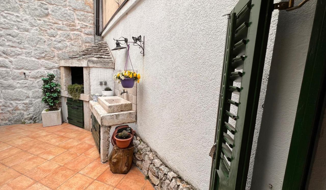 Guesthouse F Split Exterior photo