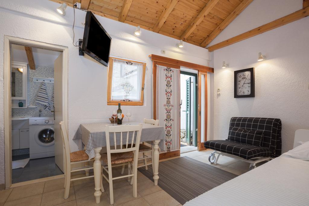 Guesthouse F Split Exterior photo